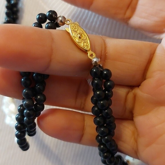 Vintage Lucite MOP Triple Strand Twisted Bead Necklace Fish Hook Box Clasp - Picture 4 of 5